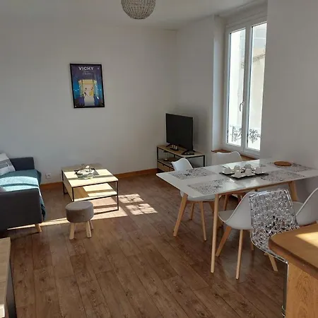 Proche Des Parcs Apartment *
