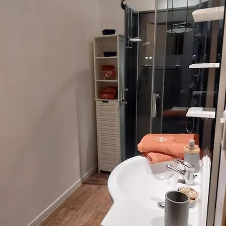 Proche Des Parcs Apartment *